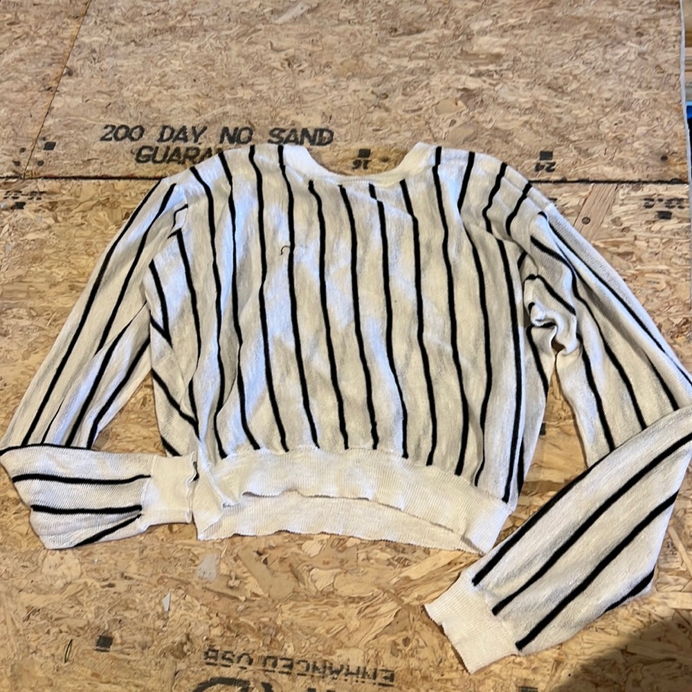 Crop top sweater